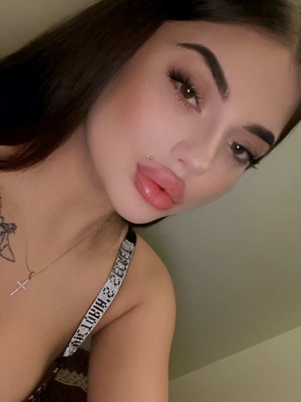 Рената привлекательная девушка из Кисловодска цена от 1500 руб